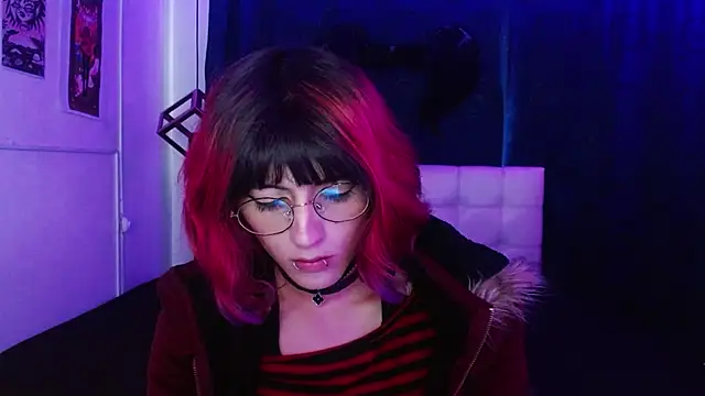 goth minerva online show from October 16, 2025, 1:52 pm