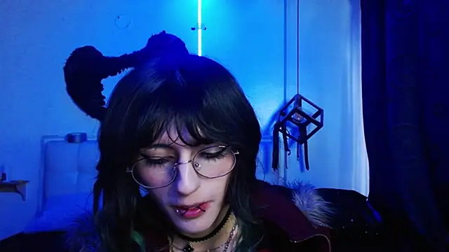 goth minerva online show from September 18, 2025, 1:47 pm