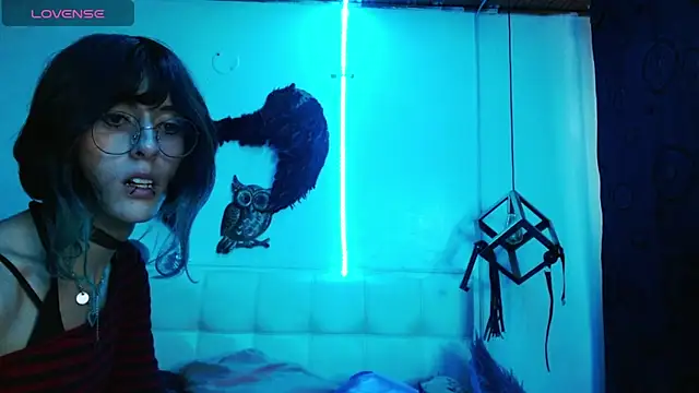 goth minerva online show from September 9, 2025, 1:42 pm