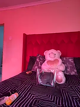 YummyMelanin117 online show from October 9, 2025, 2:50 pm