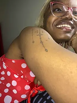 YummyMelanin117 online show from October 2, 2025, 10:35 pm