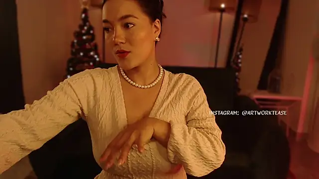 Artworktease online show from January 9, 2025, 4:49 pm