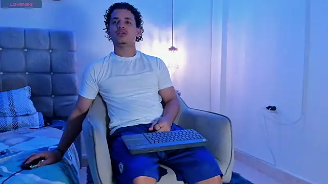 samxx muscle online show from September 11, 2025, 1:44 pm