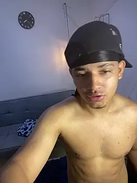 Snapshot of samxx_muscle chatting on April 12, 2026, 1:25 pm samxx muscle online show from April 12, 2026, 1:25 pm