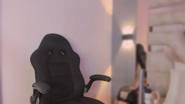 Violeth Foxx online show from September 15, 2025, 4:02 am