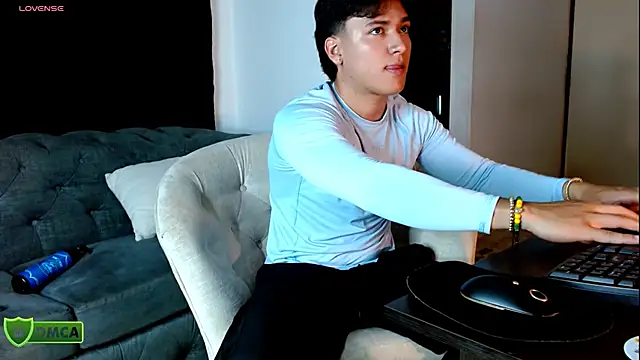 THE LITTLE LIAM online show from April 21, 2026, 4:52 am