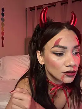 sofia8428 online show from October 28, 2025, 12:33 am