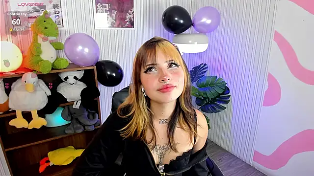 Snapshot of sukini_berry chatting on October 2, 2025, 12:52 pm sukini berry online show from October 2, 2025, 12:52 pm