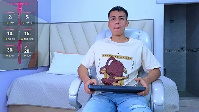 Snapshot of Hotboy21_ chatting on September 23, 2025, 3:24 am Hotboy21 online show from September 23, 2025, 3:24 am