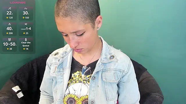 Elaine87  online show from September 12, 2025, 8:30 pm