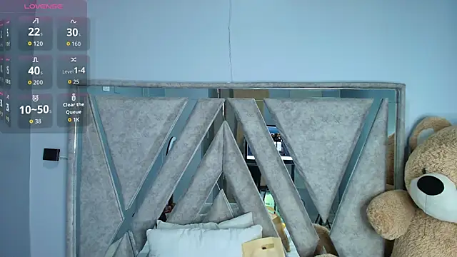 Elaine87  online show from September 25, 2025, 10:49 pm