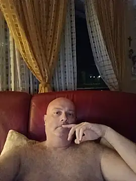 Alexis Bull online show from July 5, 2026, 11:00 pm