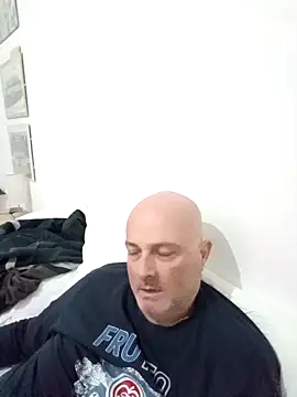 Alexis Bull online show from October 23, 2025, 11:09 am