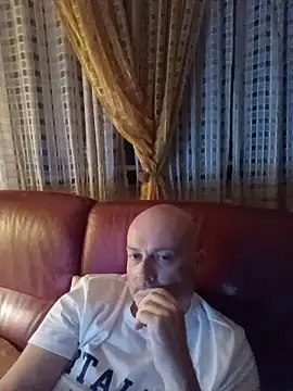 Alexis Bull online show from May 26, 2026, 10:41 pm