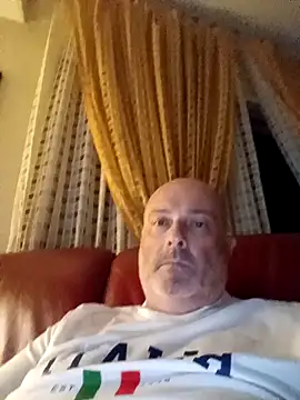 Alexis Bull online show from September 27, 2025, 11:00 pm