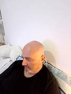 Alexis Bull online show from November 15, 2025, 4:00 pm