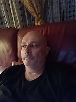 Alexis Bull online show from June 11, 2026, 10:18 pm