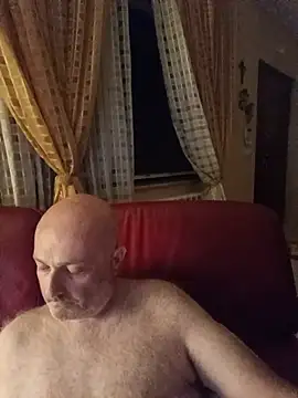 Alexis Bull online show from July 9, 2026, 11:15 pm