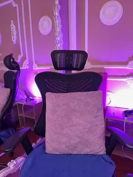 ArianaReynoldss online show from October 10, 2025, 7:36 pm