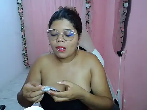 natalietits1 online show from October 29, 2025, 9:14 pm