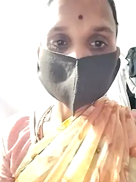 Snapshot of Soniy-Maax chatting on February 23, 2026, 2:02 am Soniy-Maax online show from February 23, 2026, 2:02 am