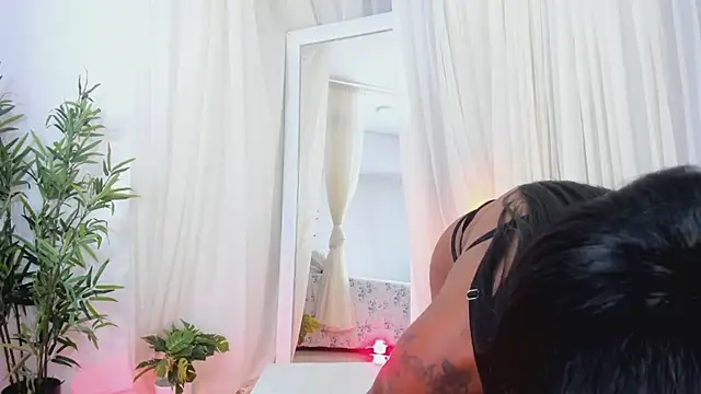 Snapshot of MelanieMiller_ chatting on September 12, 2025, 6:35 am MelanieMiller online show from September 12, 2025, 6:35 am