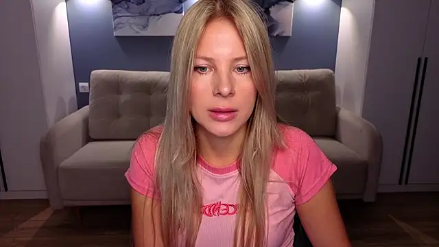 MelanieBennett online show from September 25, 2025, 6:08 am