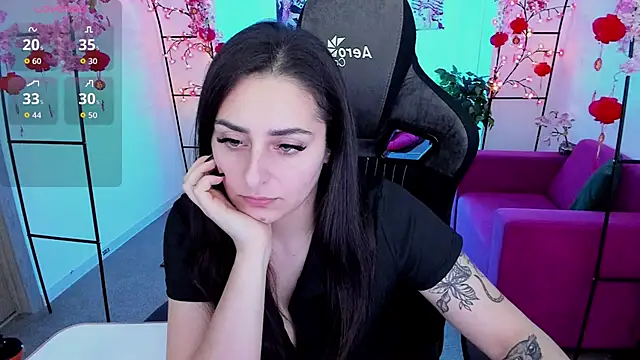 ValeriiMills online show from April 15, 2026, 3:05 pm