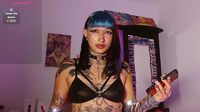 SharaRoss1 online show from June 4, 2026, 3:00 am