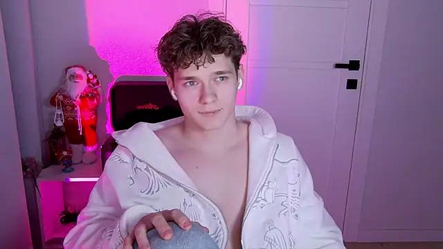 Snapshot of DanyDavis chatting on December 14, 2025, 12:44 pm DanyDavis online show from December 14, 2025, 12:44 pm