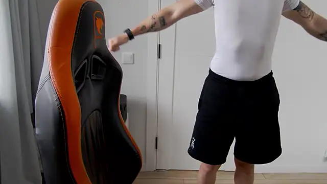 Snapshot of DanyDavis chatting on March 3, 2026, 11:06 am DanyDavis online show from March 3, 2026, 11:06 am