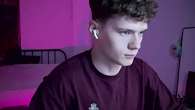 DanyDavis online show from September 17, 2025, 8:44 pm