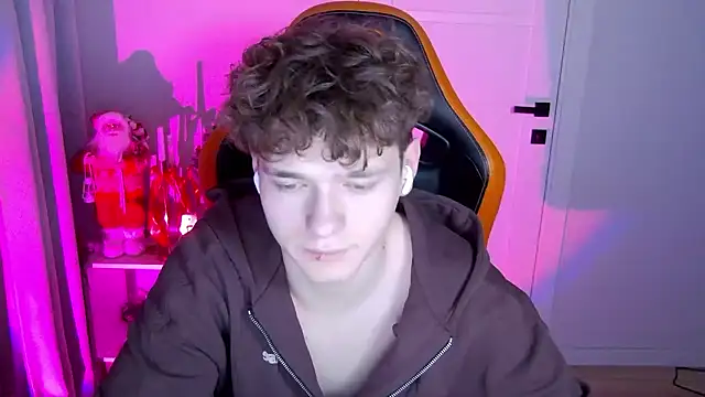 Snapshot of DanyDavis chatting on January 7, 2026, 2:33 pm DanyDavis online show from January 7, 2026, 2:33 pm