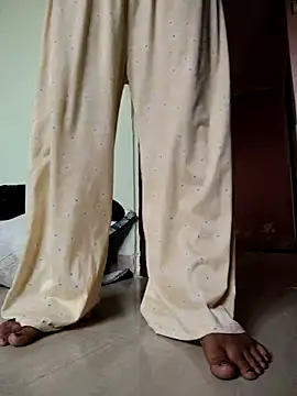 Desi Bhabi 01 online show from November 4, 2025, 6:28 am