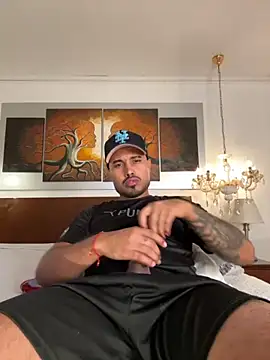 PapiStan online show from October 4, 2025, 8:16 am