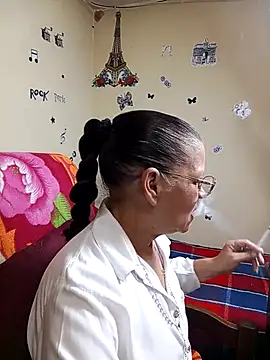 katrina perez online show from October 8, 2025, 9:59 pm