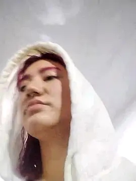 Cerecitaa02  online show from November 27, 2025, 11:43 am