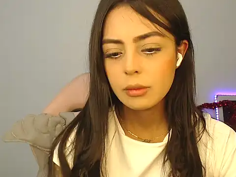 Sweetcandy18 Little online show from September 28, 2025, 12:28 am