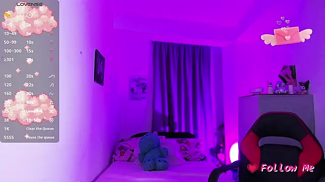 SkylerBennet online show from September 21, 2025, 1:33 am