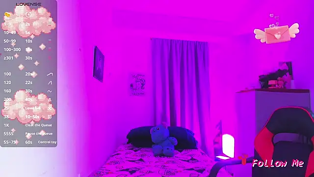 SkylerBennet online show from November 24, 2025, 3:28 am