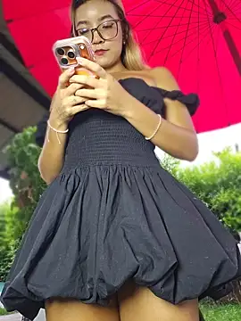 Pretty roxxyy online show from April 3, 2026, 11:27 am