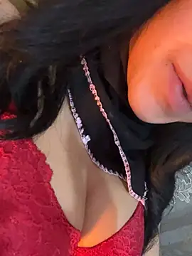 QueenLujaine online show from March 29, 2026, 7:04 pm