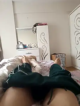 leona633 online show from December 1, 2025, 8:26 am