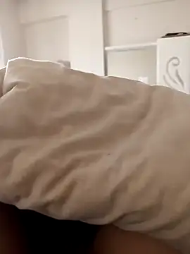 leona633 online show from February 13, 2026, 12:05 pm