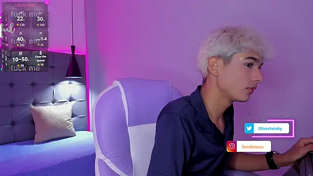 Snapshot of OliverTwinky chatting on September 15, 2025, 2:12 am OliverTwinky online show from September 15, 2025, 2:12 am