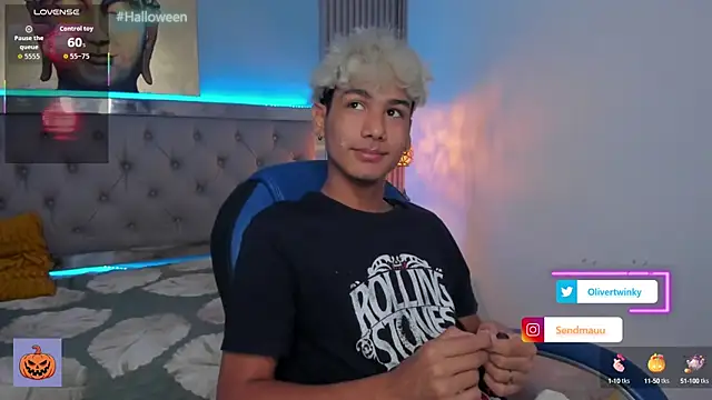 Snapshot of OliverTwinky chatting on October 13, 2025, 11:16 pm OliverTwinky online show from October 13, 2025, 11:16 pm