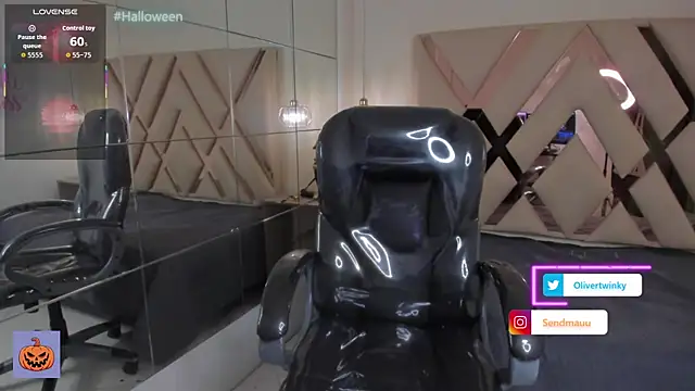 Snapshot of OliverTwinky chatting on October 21, 2025, 1:32 pm OliverTwinky online show from October 21, 2025, 1:32 pm