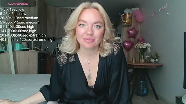 Snapshot of Eva___forever chatting on May 26, 2026, 5:49 am Eva forever online show from May 26, 2026, 5:49 am
