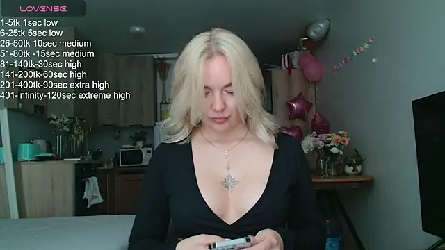 Snapshot of Eva___forever chatting on May 24, 2026, 6:46 am Eva forever online show from May 24, 2026, 6:46 am