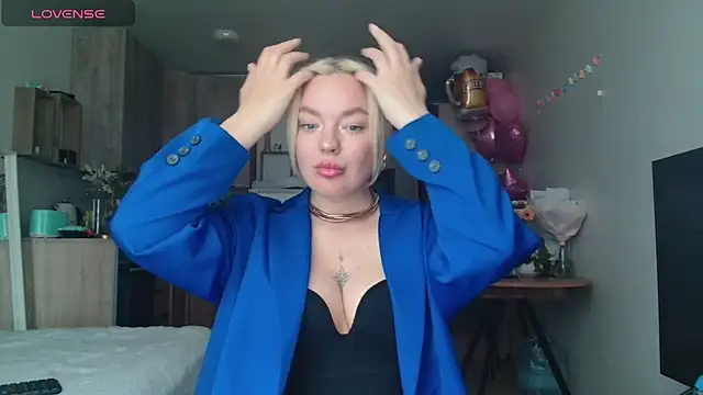Snapshot of Eva___forever chatting on May 22, 2026, 5:05 am Eva forever online show from May 22, 2026, 5:05 am